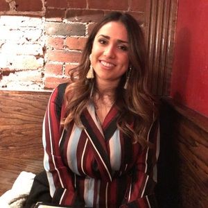 Meet your Posher, Elise